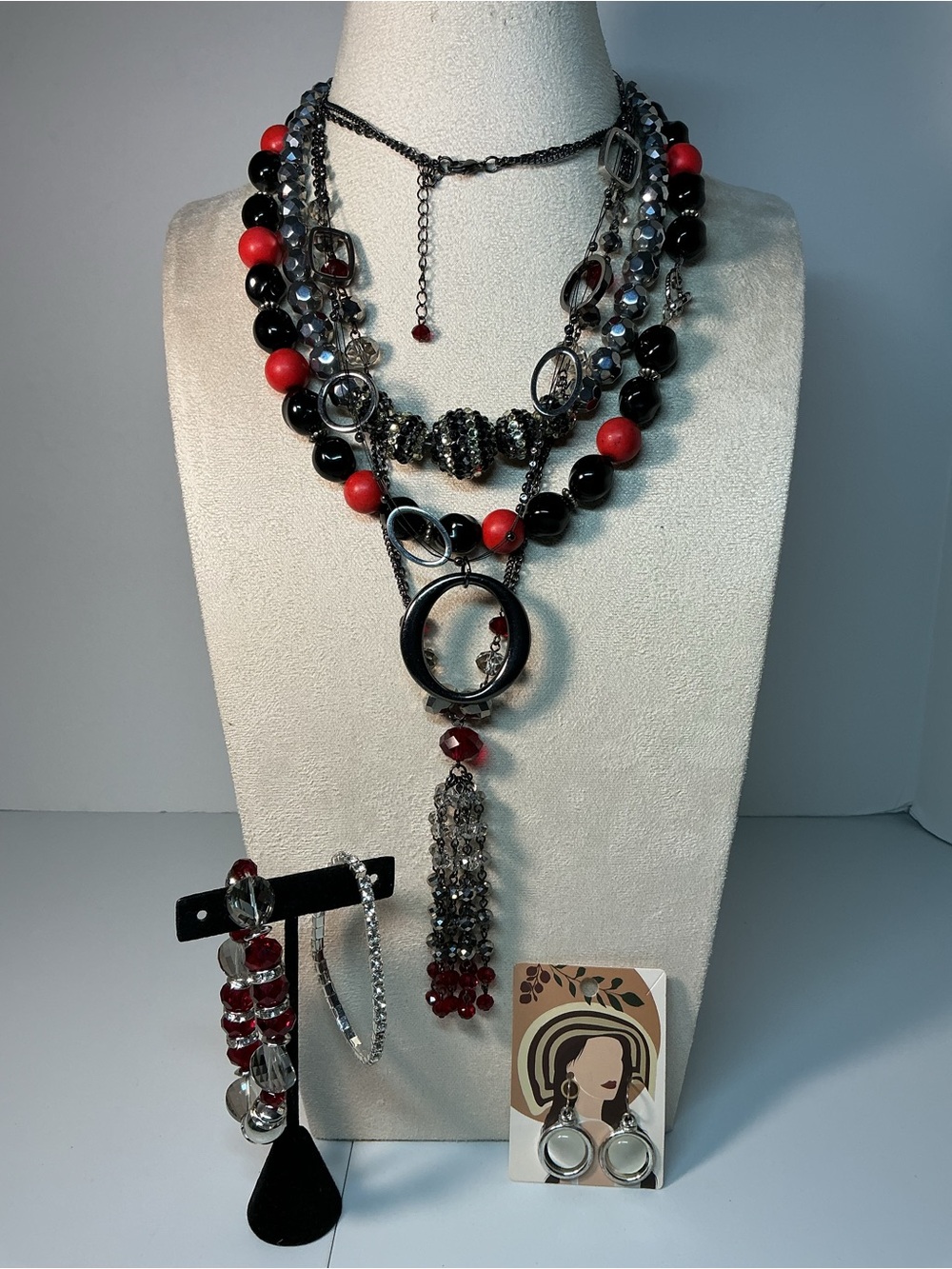 Erica Lyons Necklace and 6 Unbranded Jewelry Bundle